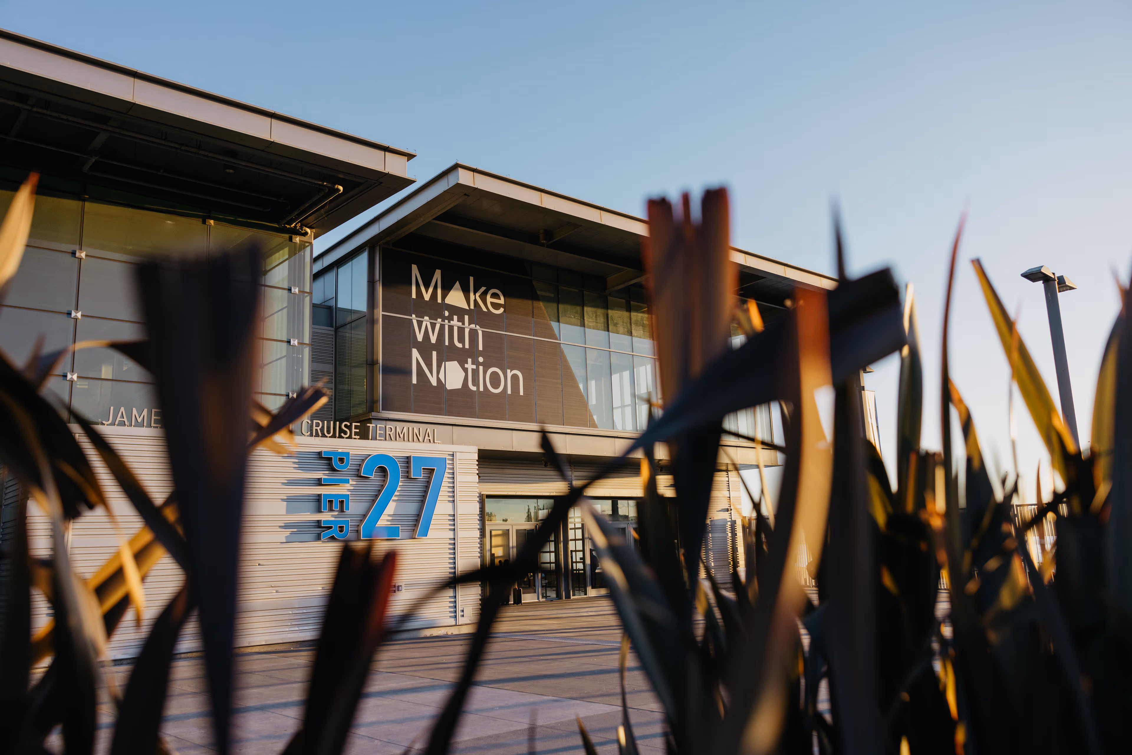 Hero Make with Notion